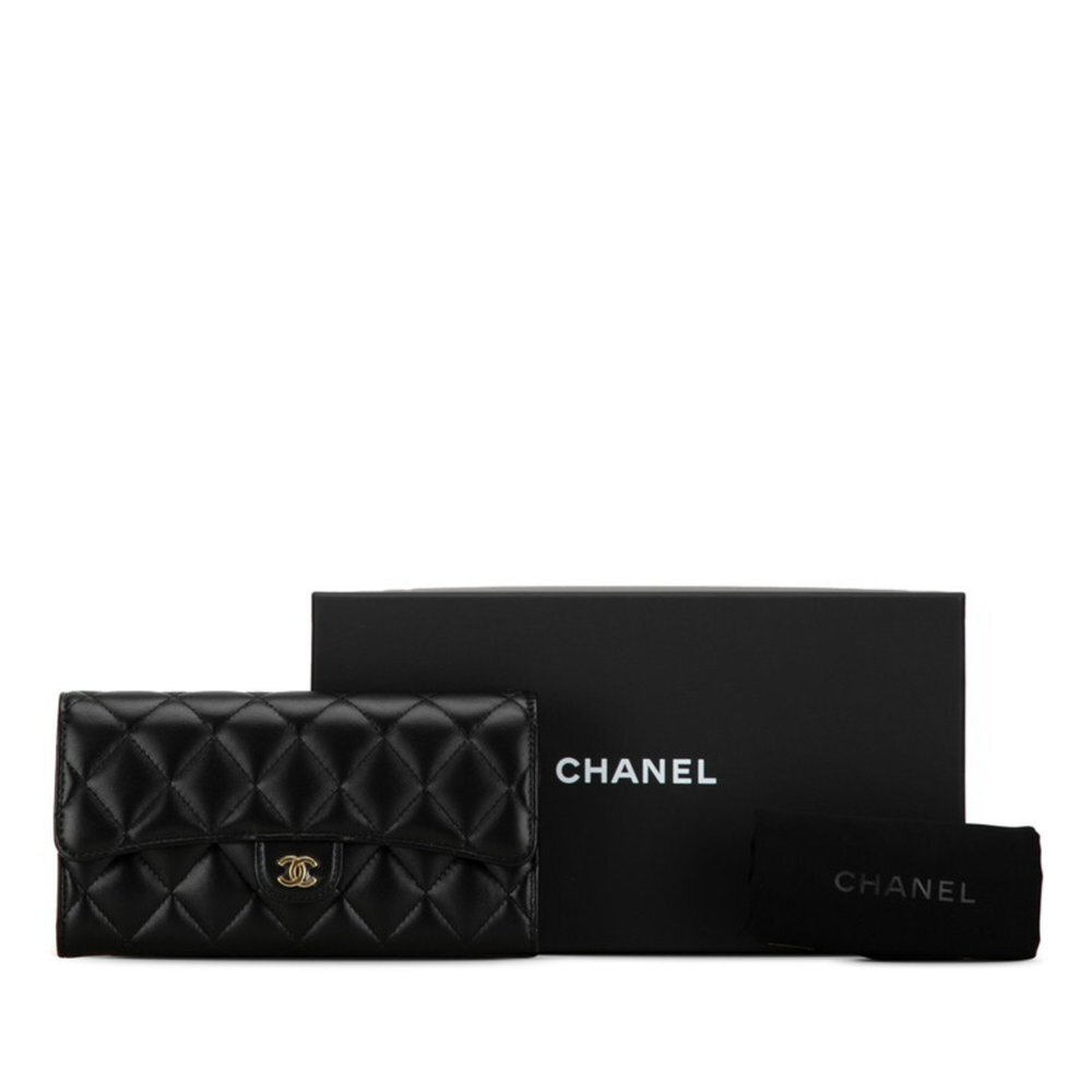 CHANEL Black Lambskin Leather Wallet - Picture 11 of 12